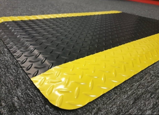 Le caoutchouc ESD jaune et noir avec PVC / mousse EPDM / caoutchouc