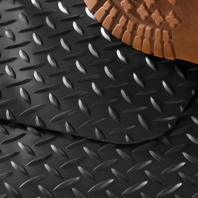 Mat anti fatigue industriel en mousse PVC+EVA/EPDM