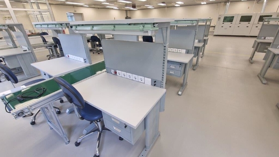 Tableau de travail ESD personnalisé pour les techniciens électriciens et électroniques.