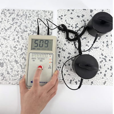 Carreaux de sol en PVC conducteur 10^4-10^6 Ohm personnalisable