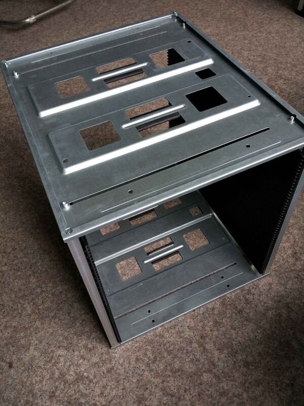 630*530*570mm ESD PCB magazine rack. Rack de stockage antistatique pour le traitement et le transport des PCB.